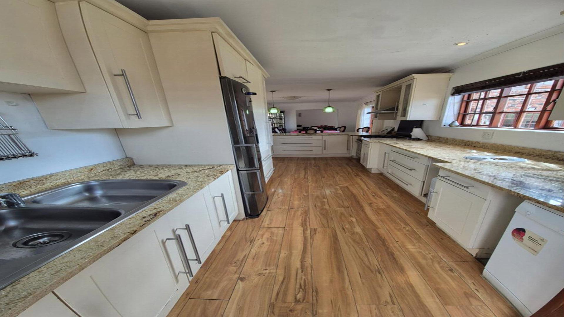 Kitchen of property in Amsterdamhoek