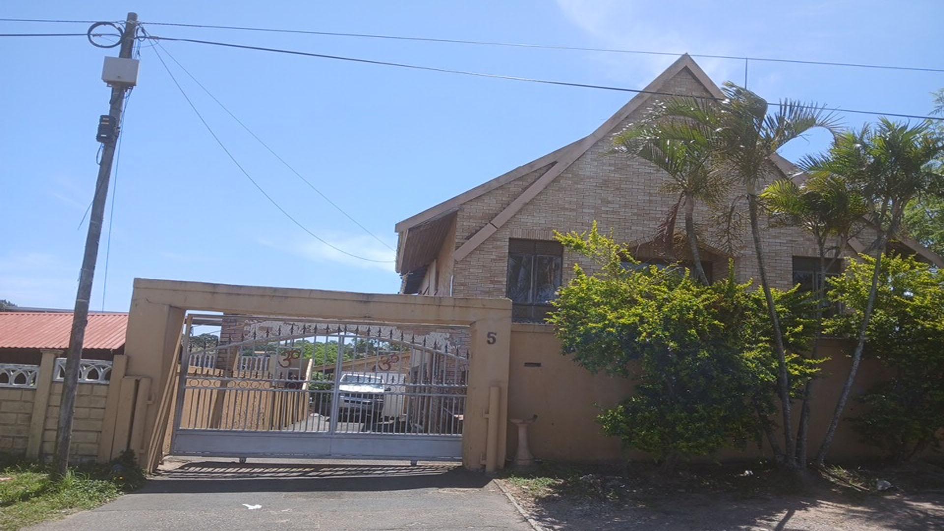 Garage of property in Croftdene