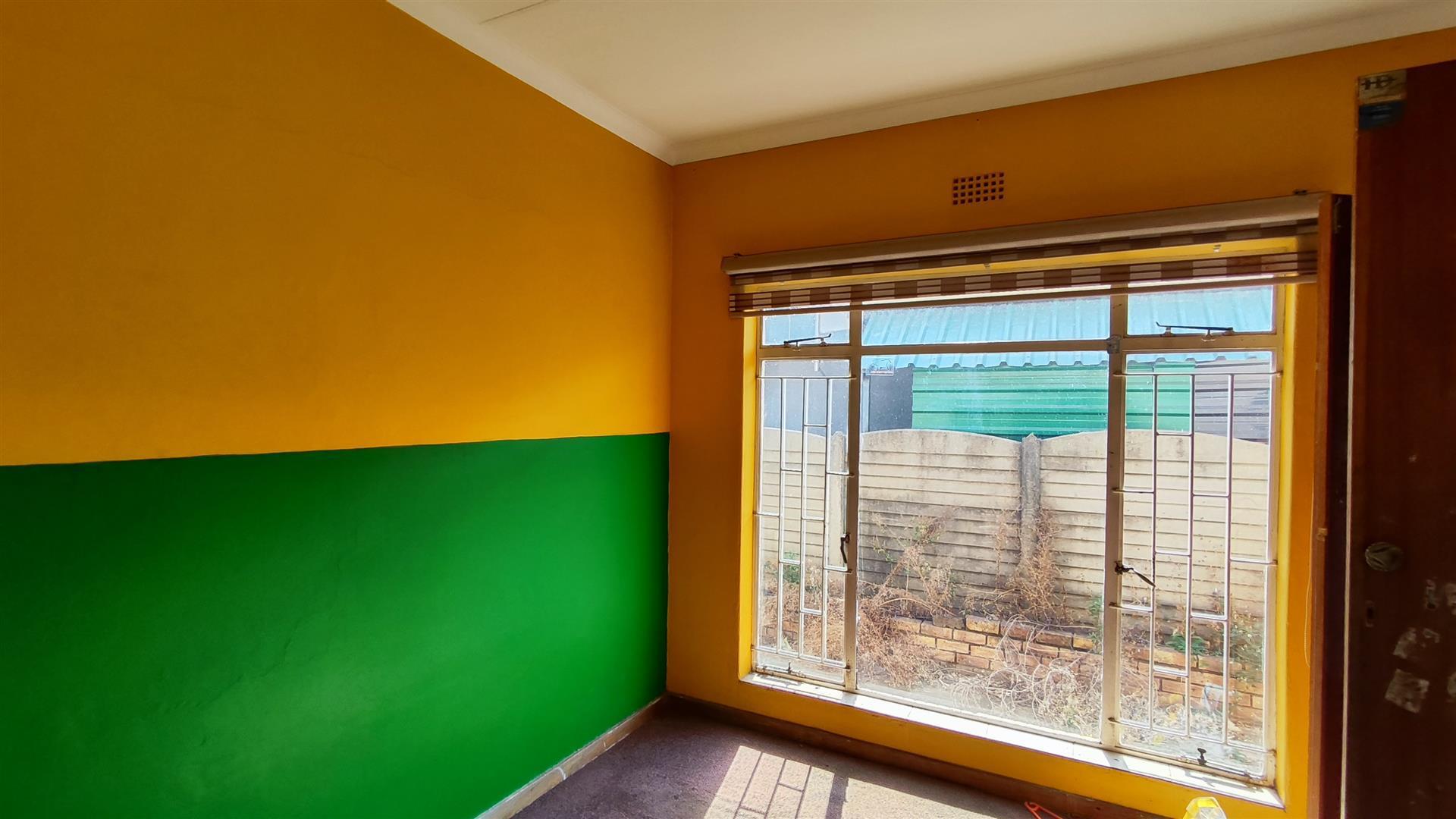 Bed Room 2 - 13 square meters of property in Glen Marais