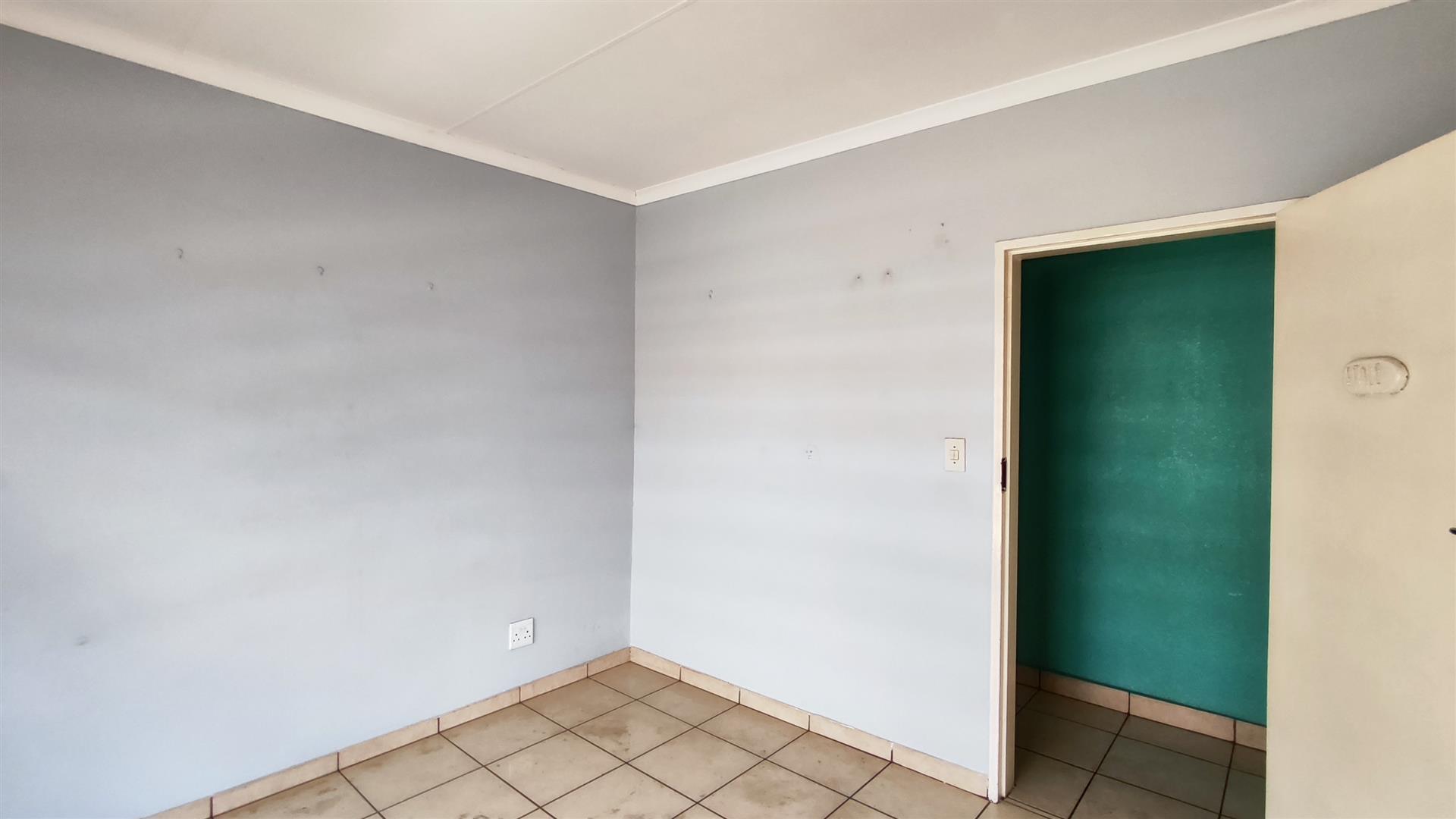 Bed Room 4 - 15 square meters of property in Glen Marais