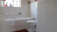 Bathroom 1 - 5 square meters of property in Weltevreden Park