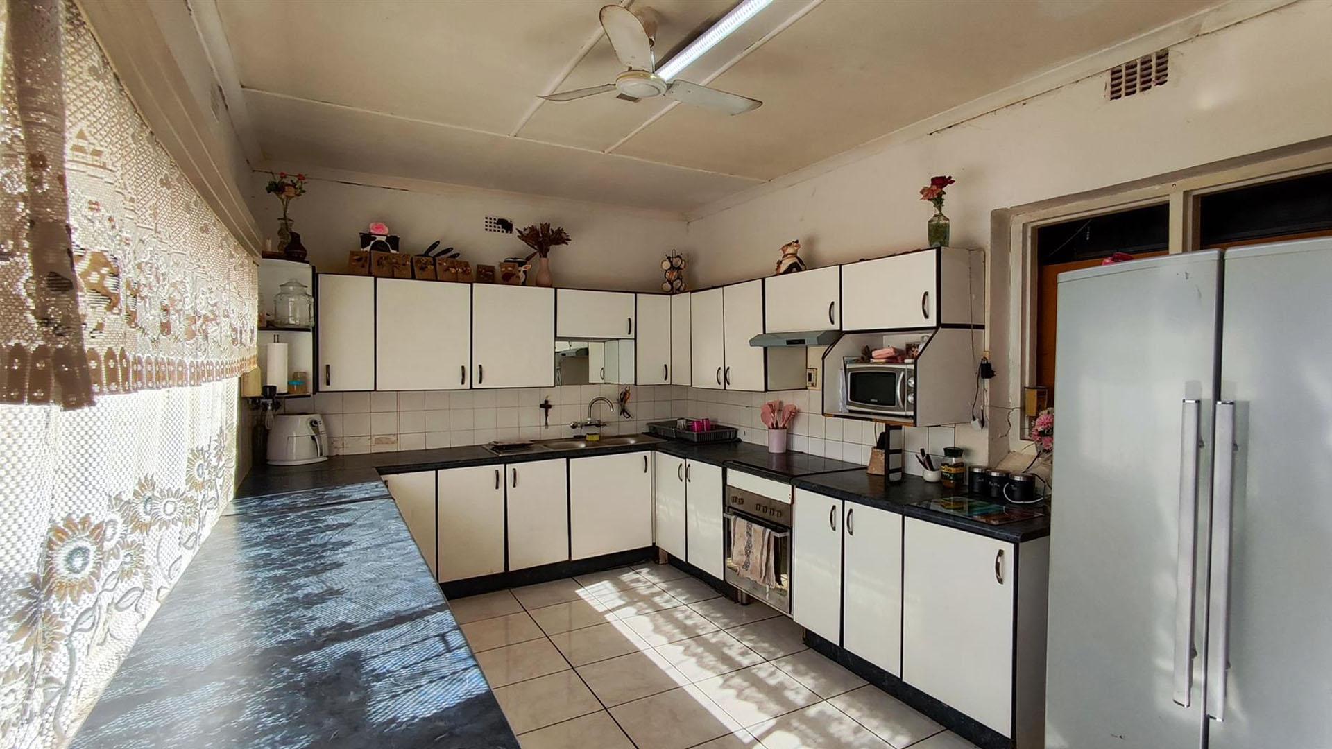 Kitchen - 22 square meters of property in Geduld
