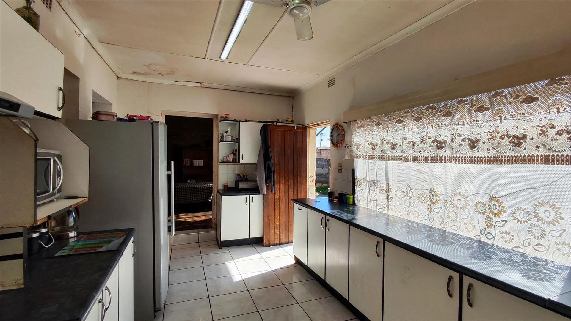 Kitchen - 22 square meters of property in Geduld