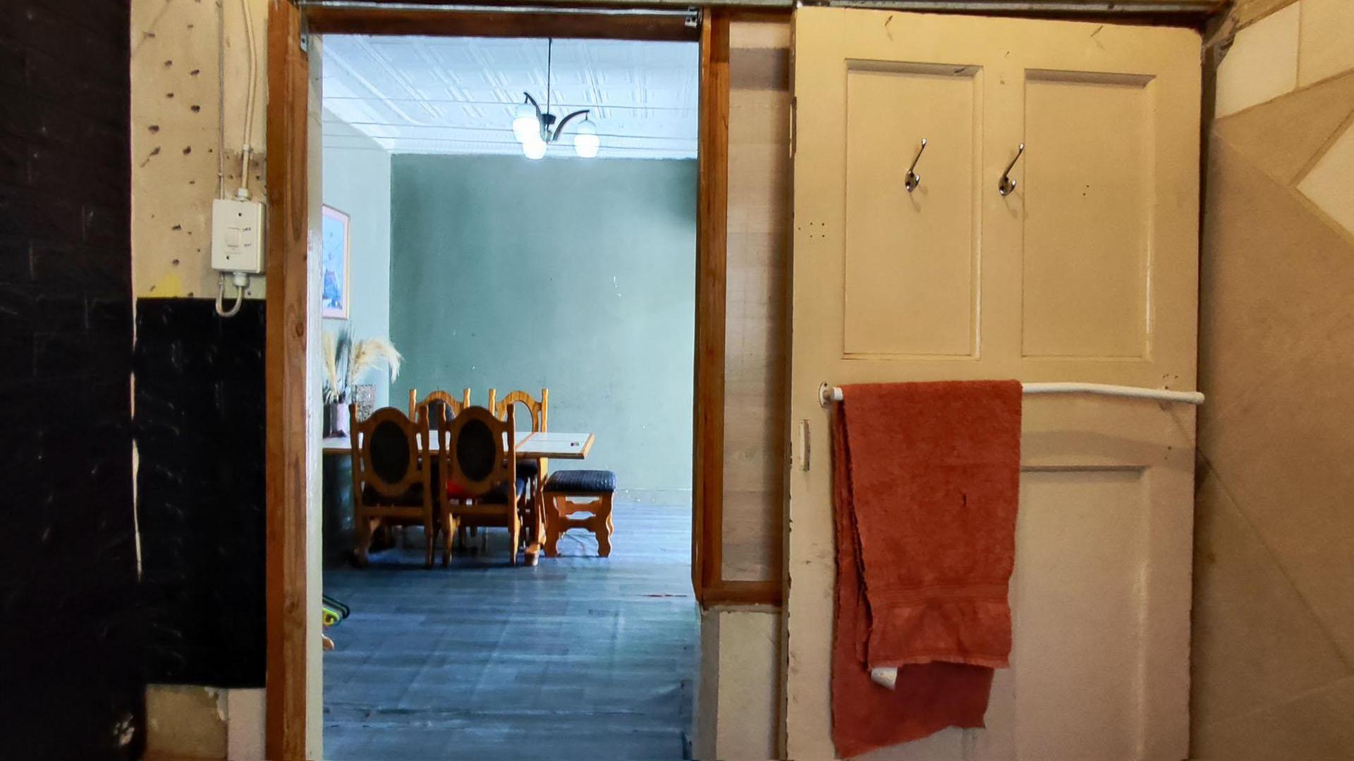 Bathroom 2 - 5 square meters of property in Geduld