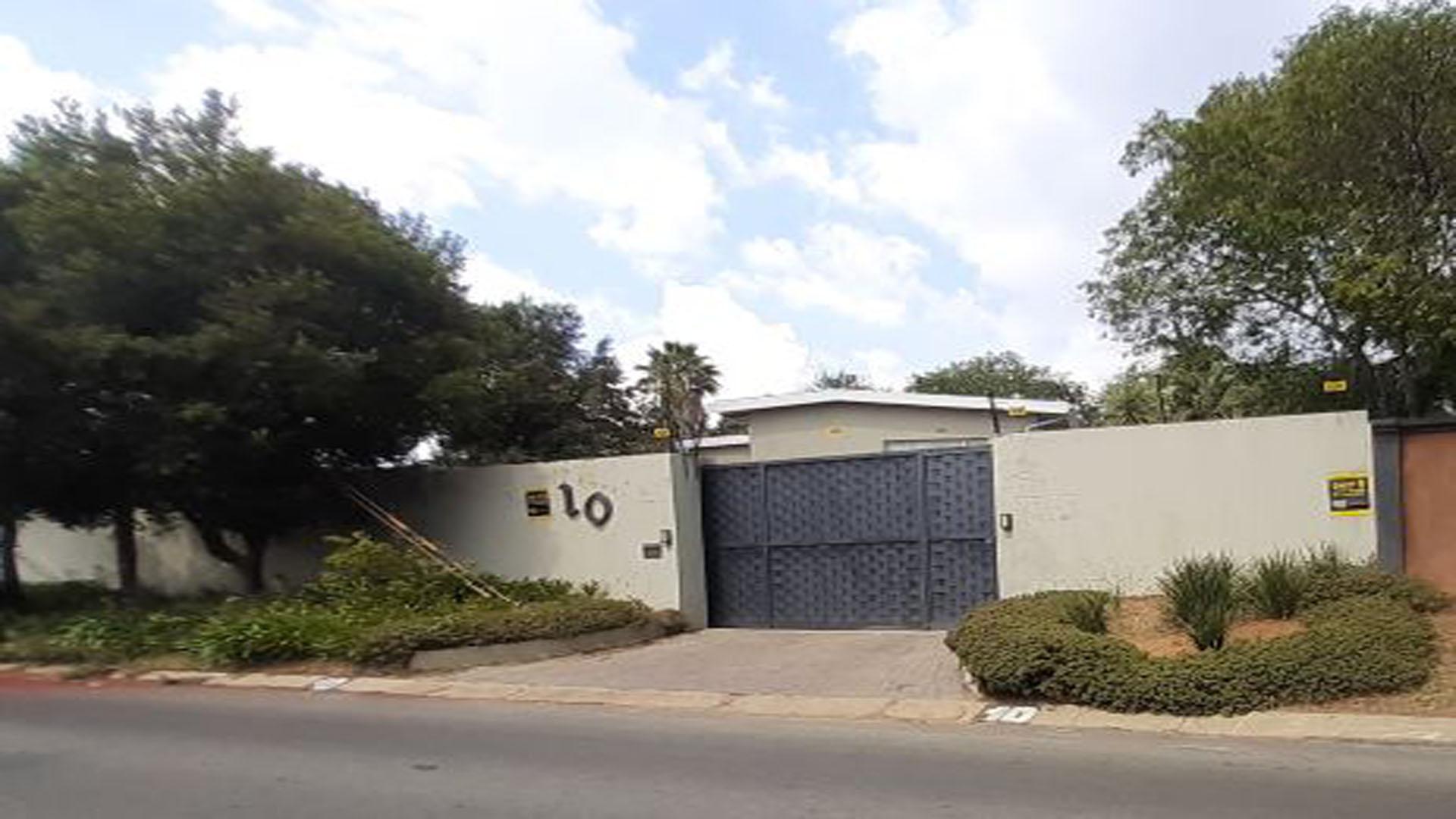 Front View of property in Parkmore