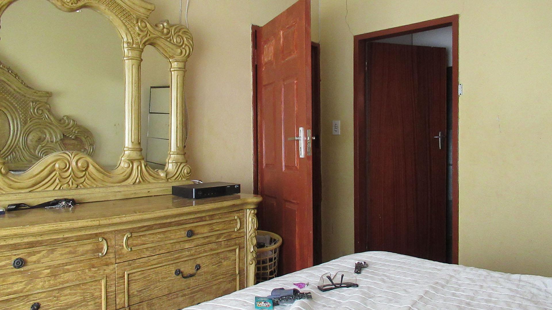 Main Bedroom - 13 square meters of property in Bakerton