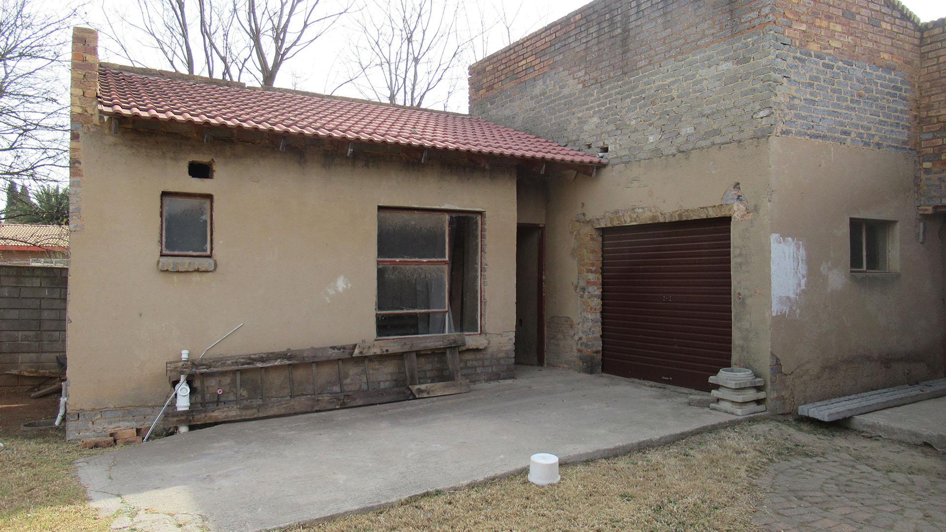 Backyard of property in Bakerton
