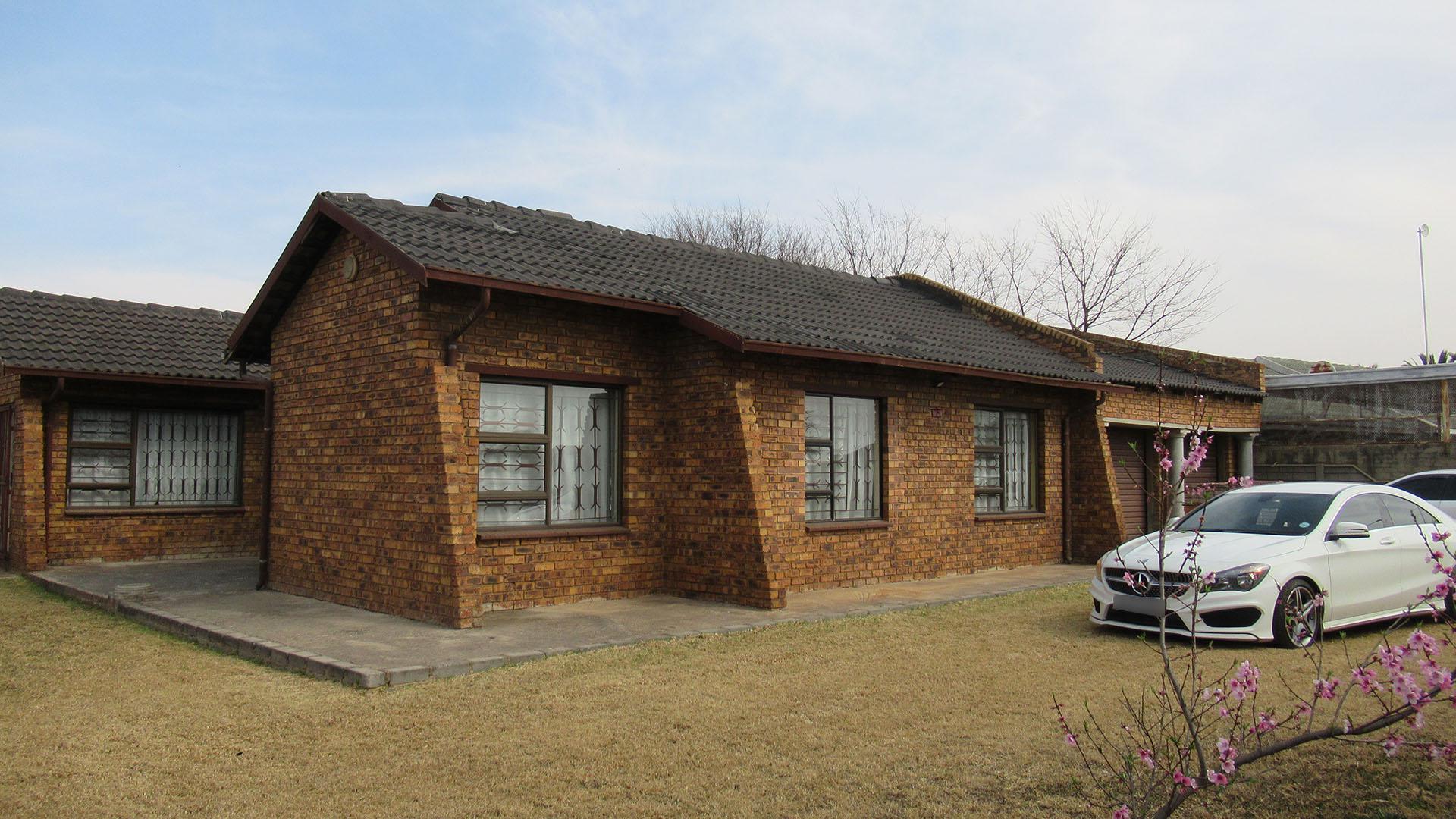 Front View of property in Bakerton