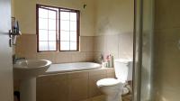 Main Bathroom - 8 square meters of property in Crestview