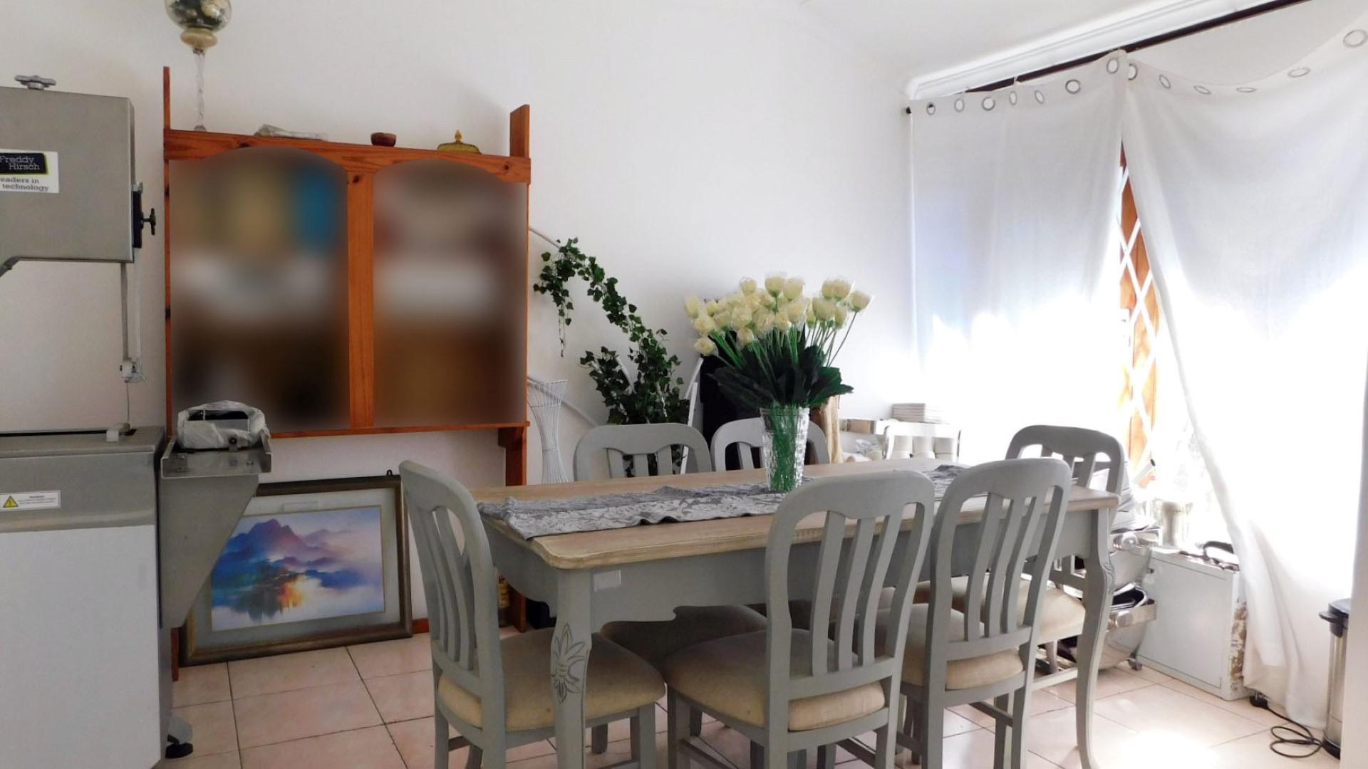 Dining Room - 18 square meters of property in Durban North 