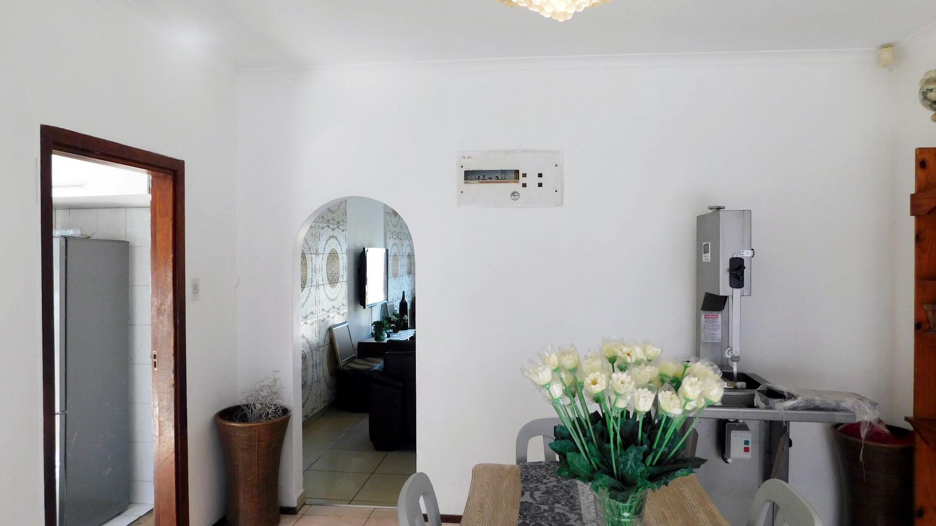 Dining Room - 18 square meters of property in Durban North 