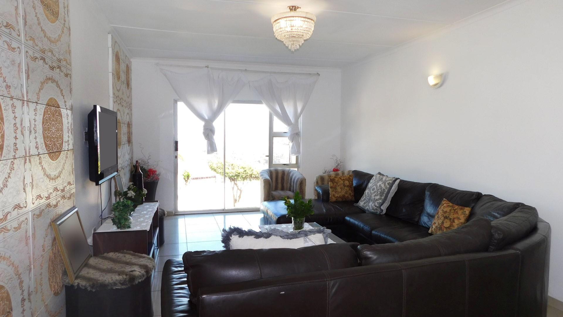 Lounges - 56 square meters of property in Durban North 