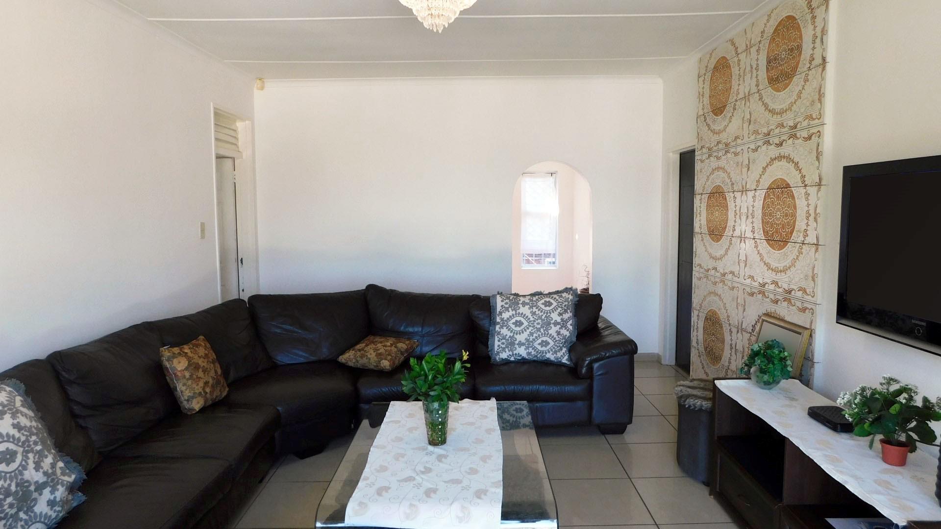 Lounges - 56 square meters of property in Durban North 