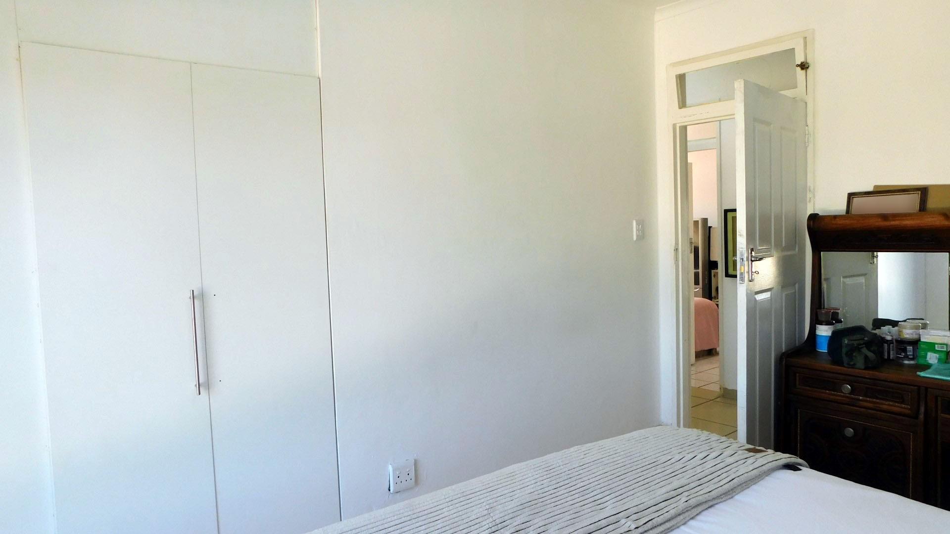 Main Bedroom - 28 square meters of property in Durban North 