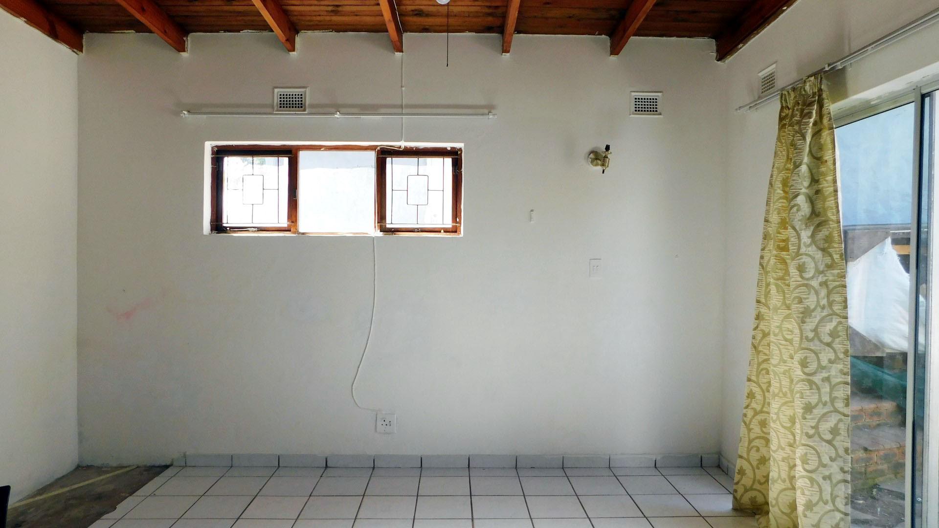 Bed Room 2 - 18 square meters of property in Durban North 
