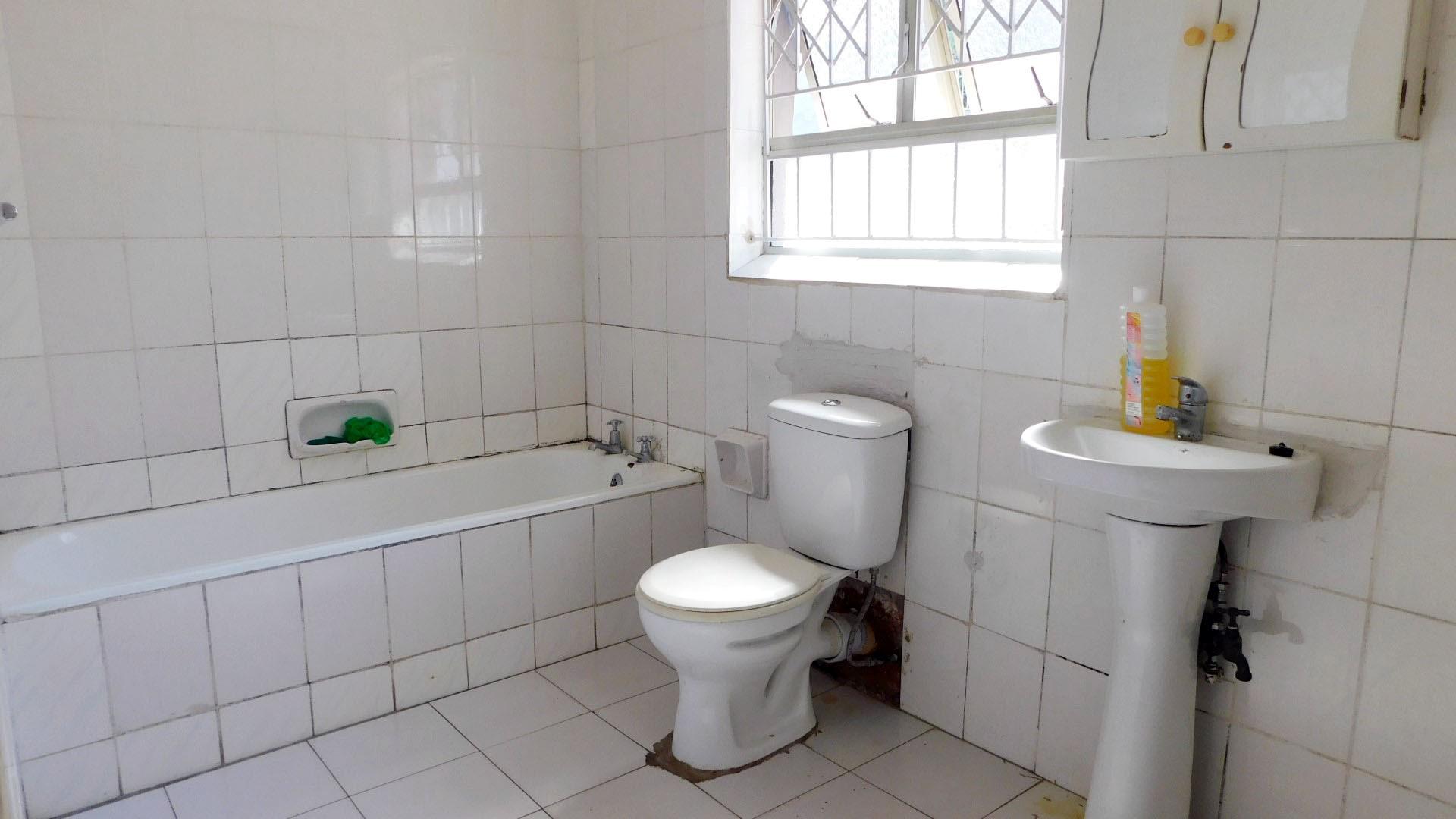 Bathroom 2 - 6 square meters of property in Durban North 