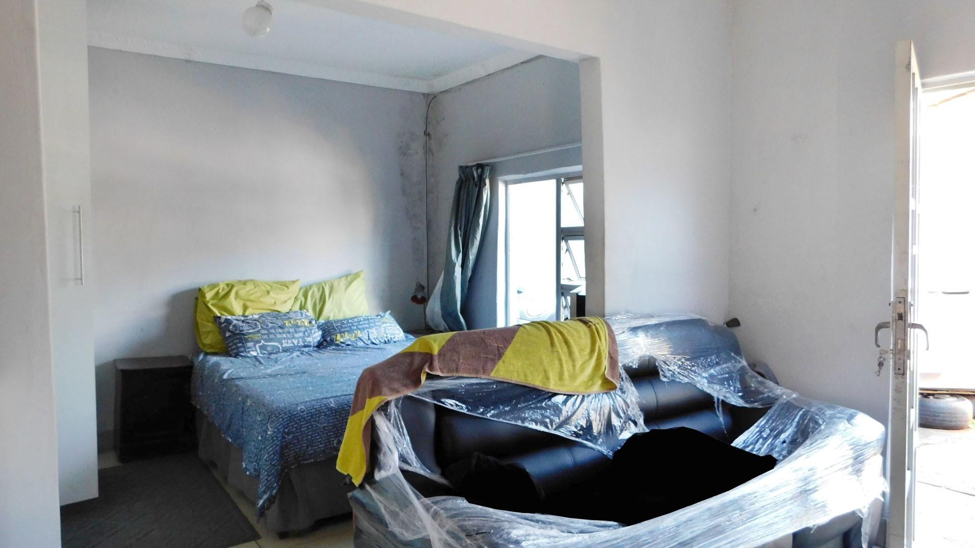 Lounges - 56 square meters of property in Durban North 