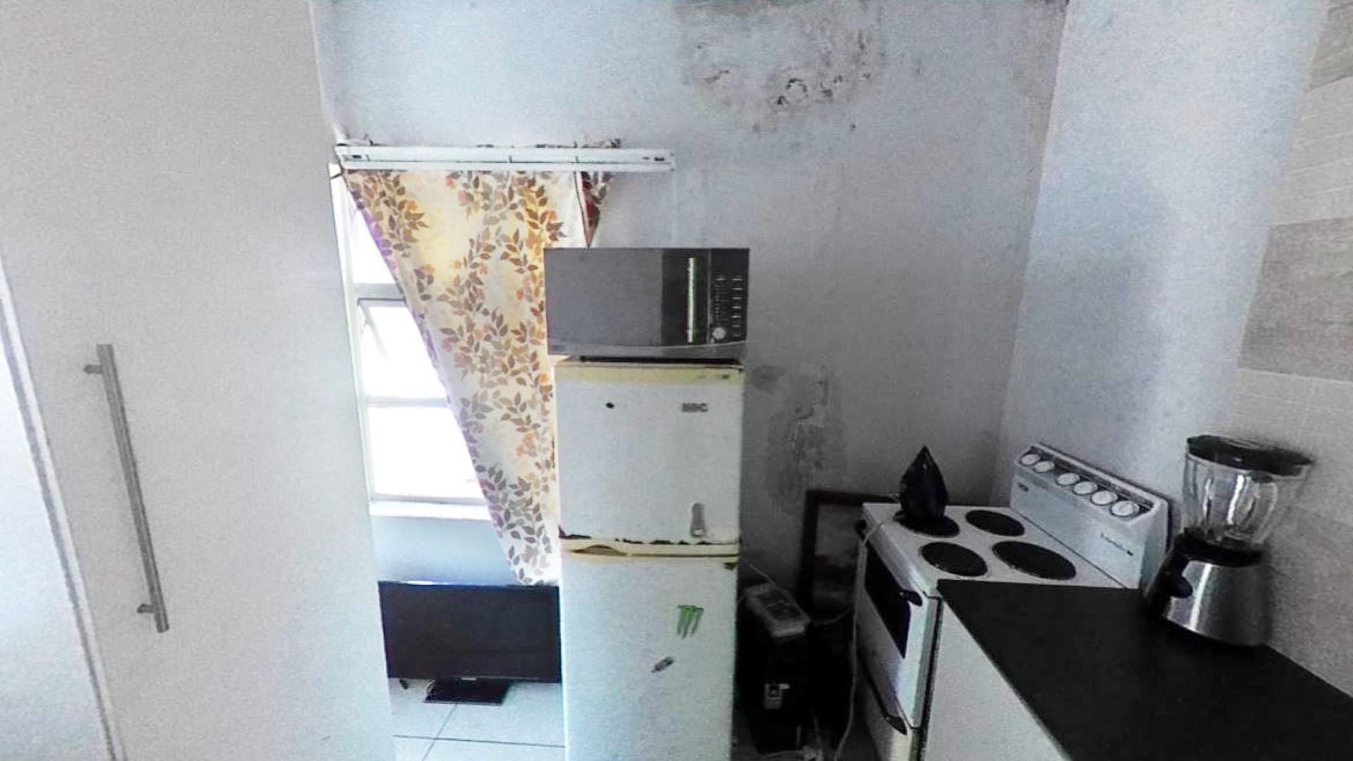 Kitchen - 35 square meters of property in Durban North 
