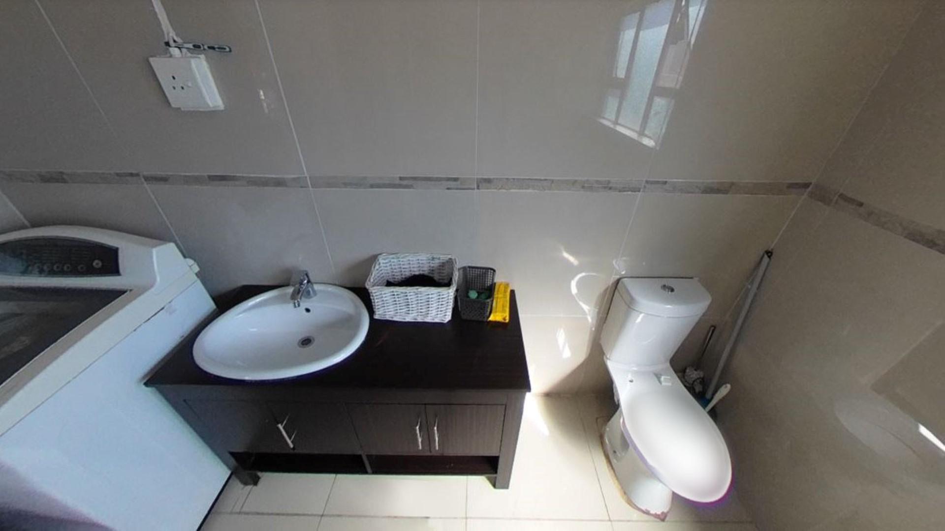 Bathroom 1 - 8 square meters of property in Durban North 