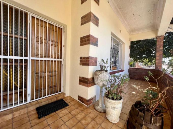4 Bedroom Apartment for Sale For Sale in Rosettenville - MR586258