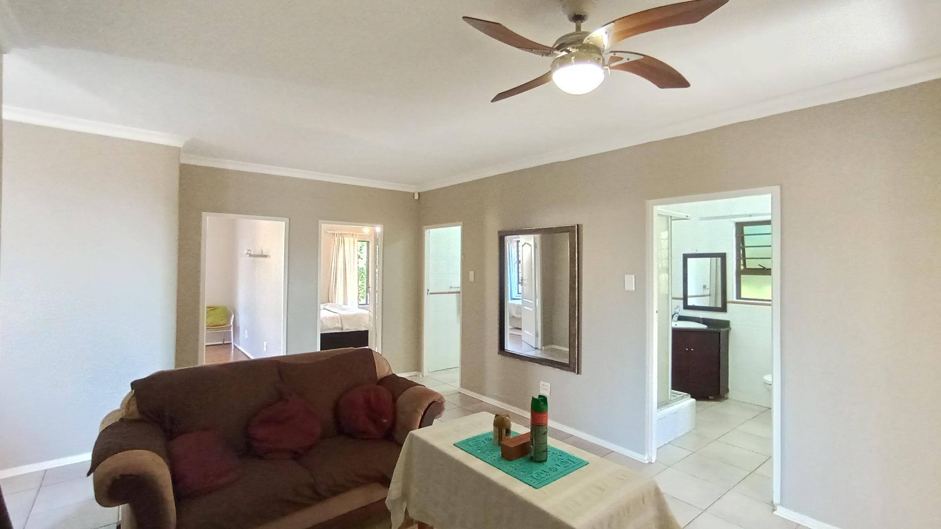 Lounges - 56 square meters of property in Prestondale