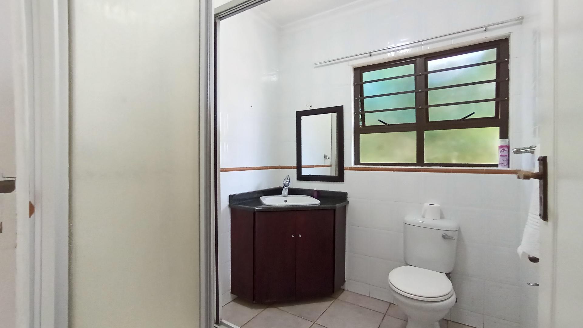 Bathroom 2 - 5 square meters of property in Prestondale