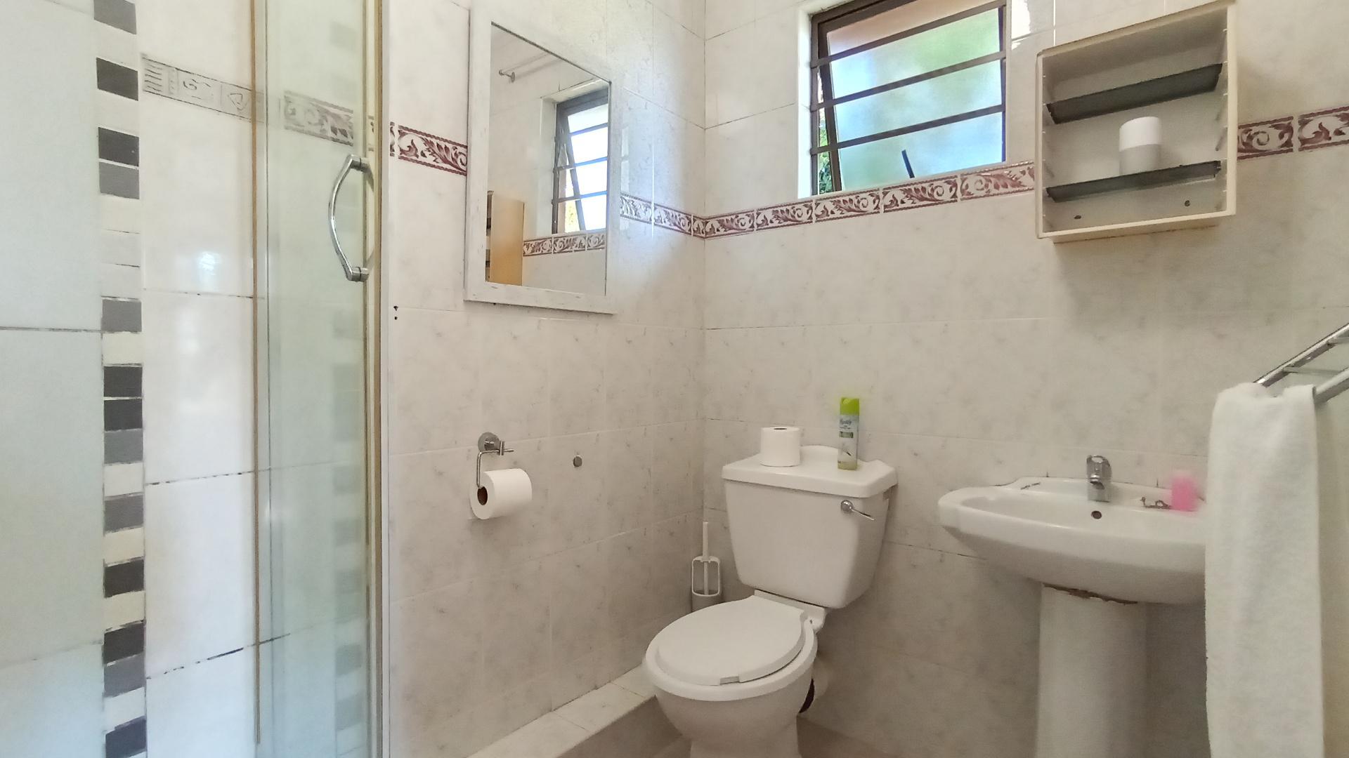 Bathroom 3+ - 10 square meters of property in Prestondale