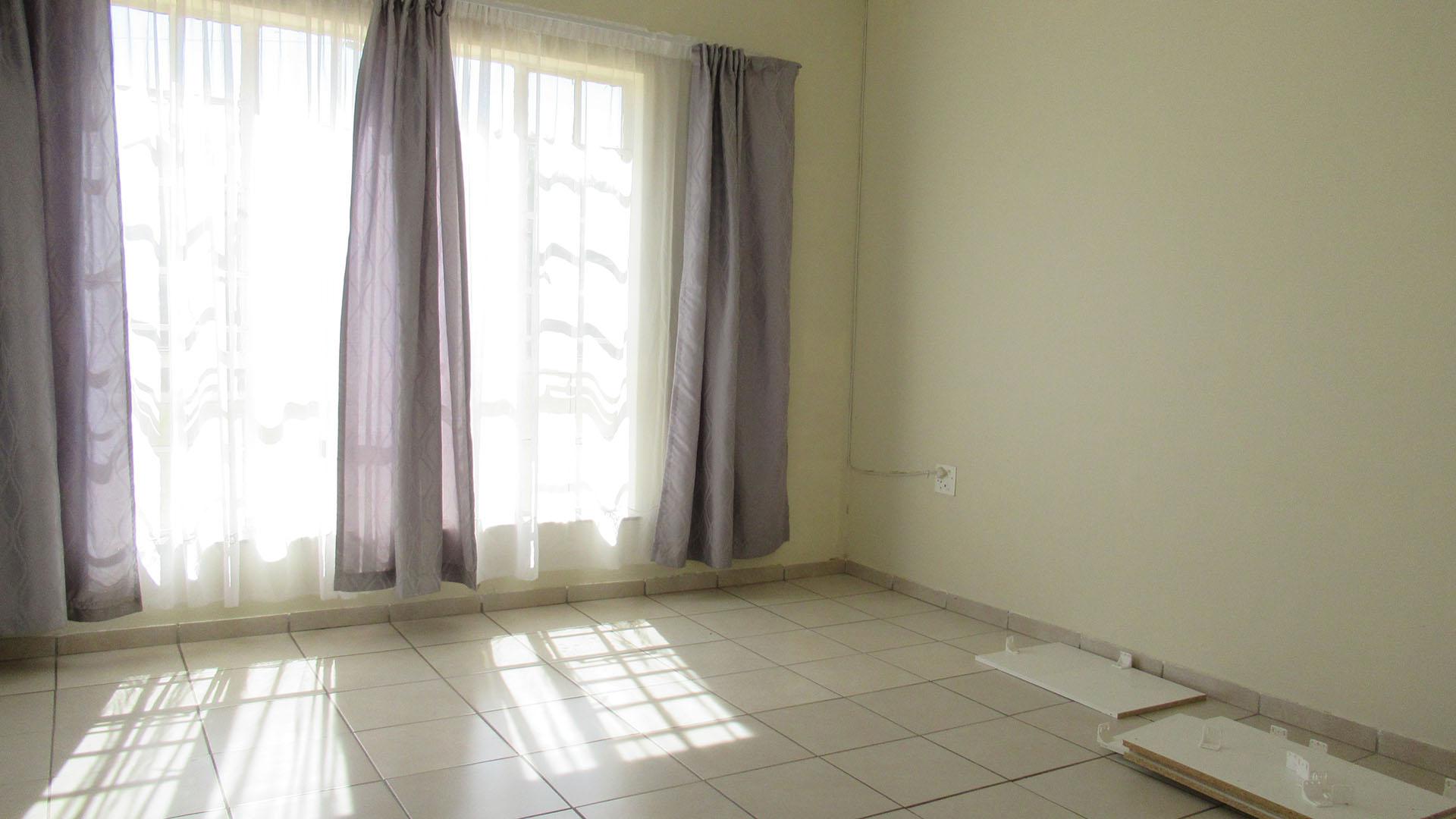 Bed Room 1 - 24 square meters of property in Ferryvale