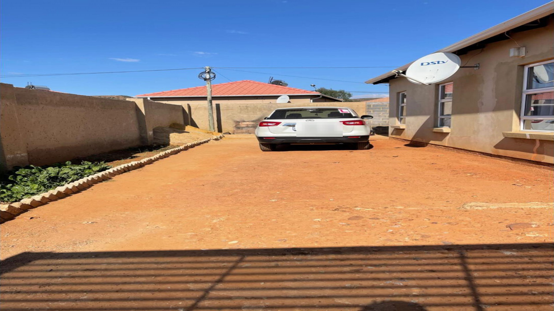 Spaces of property in Lehae