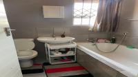 Bathroom 1 of property in Lehae