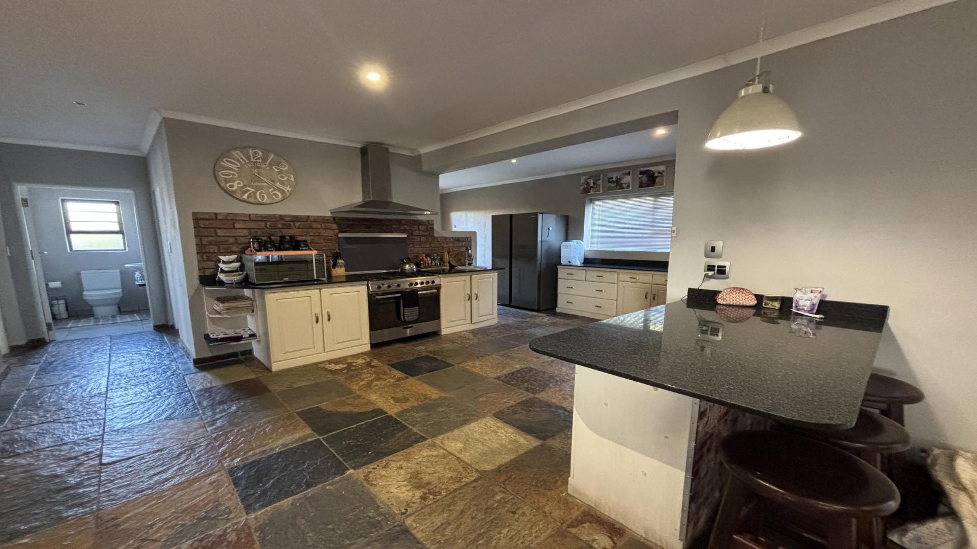 Kitchen of property in Humewood 