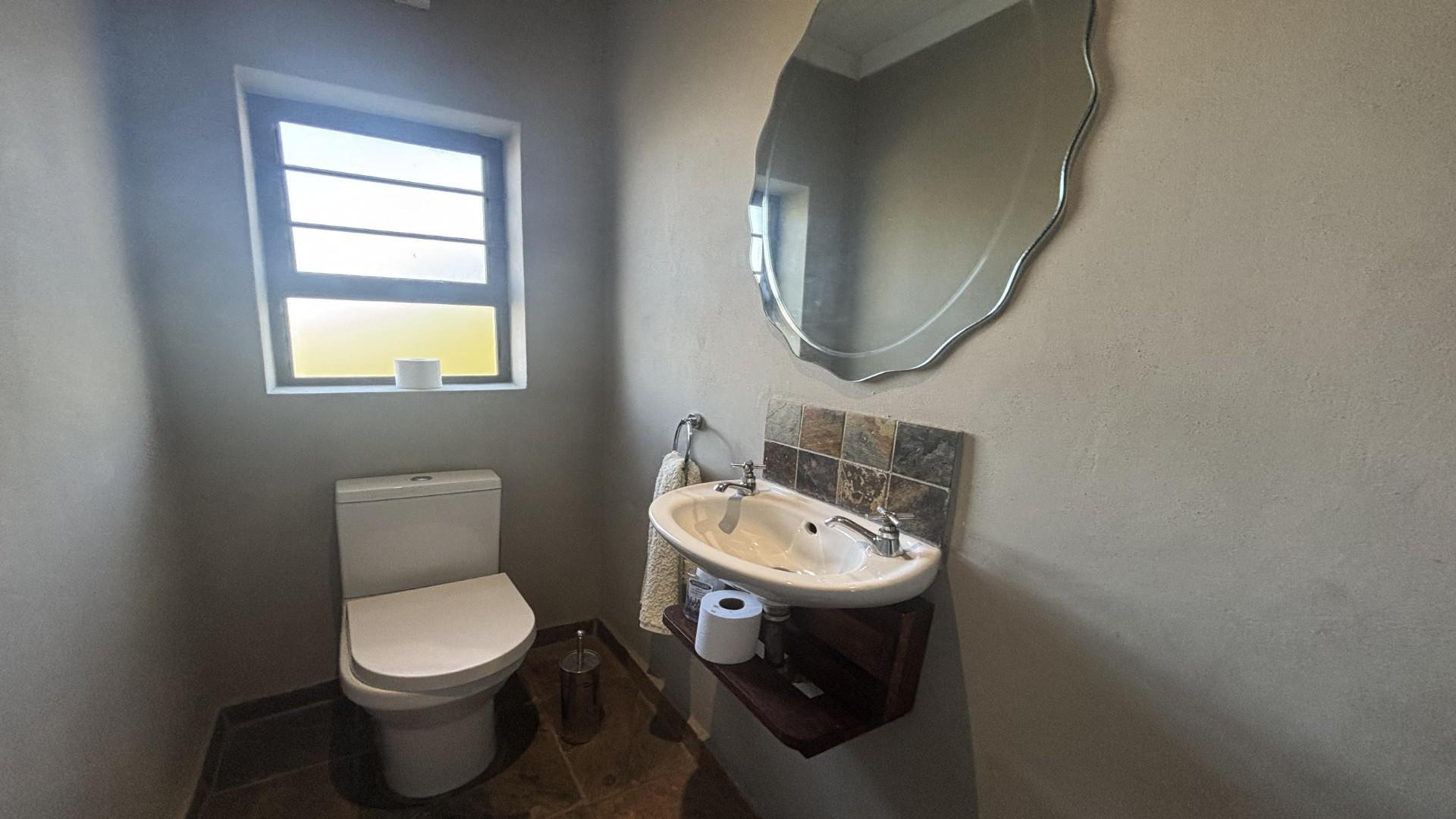 Bathroom 3+ of property in Humewood 