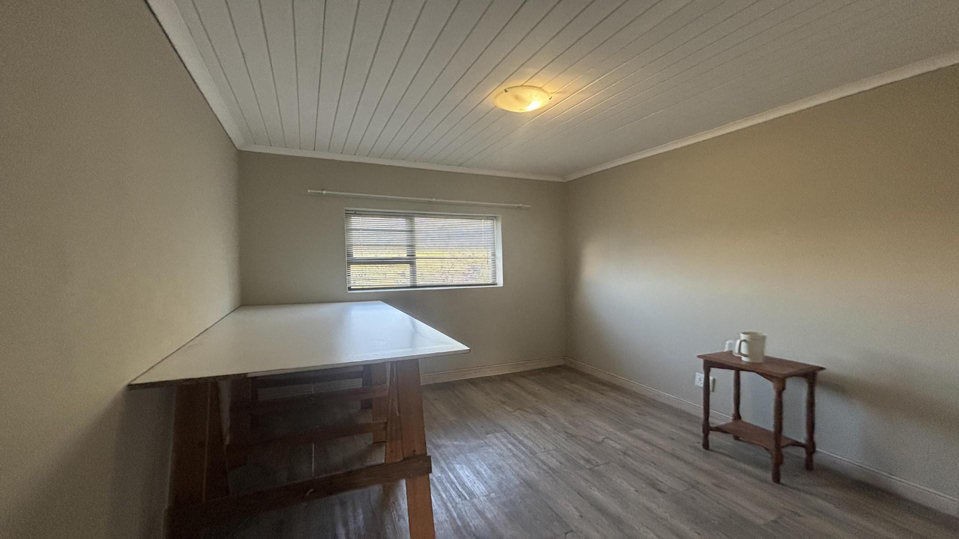 Bed Room 3 of property in Humewood 