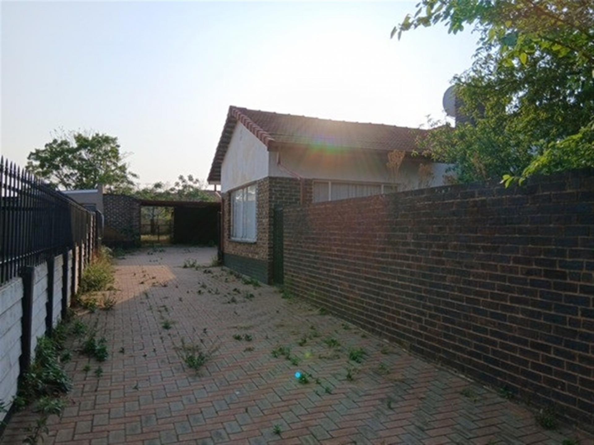 Front View of property in Witpoortjie