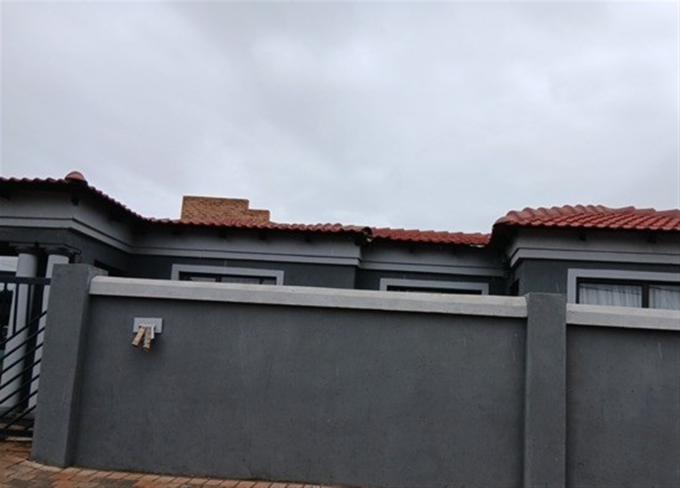 Standard Bank SIE Sale In Execution House for Sale in Clayville - MR586662