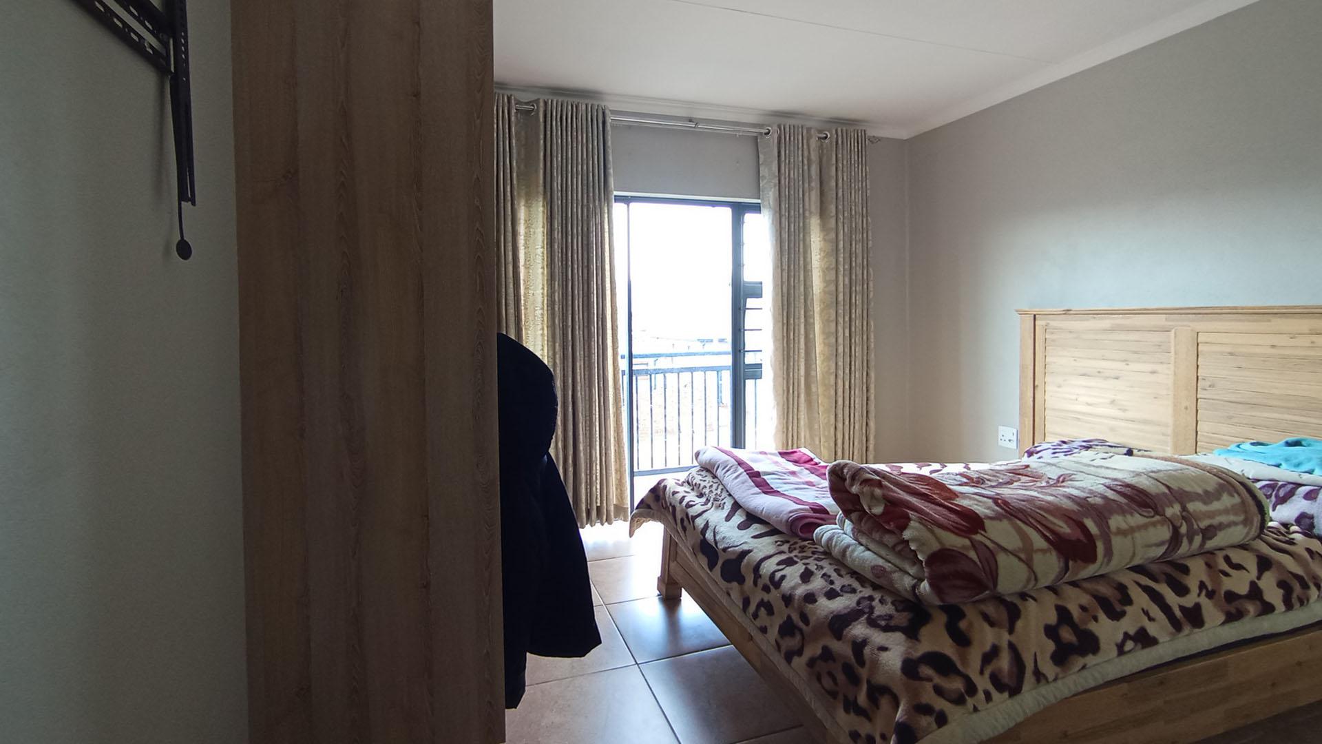 Main Bedroom - 17 square meters of property in Andeon