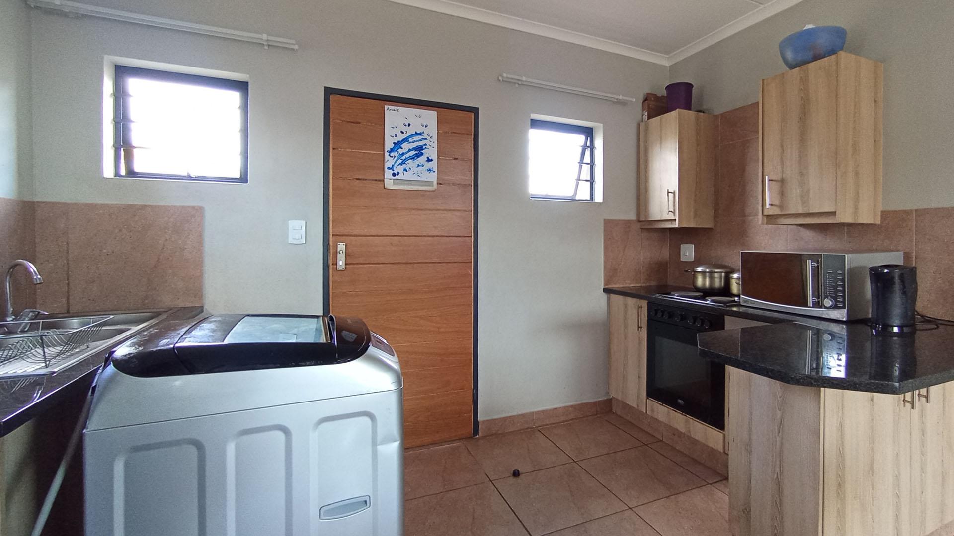 Kitchen - 12 square meters of property in Andeon