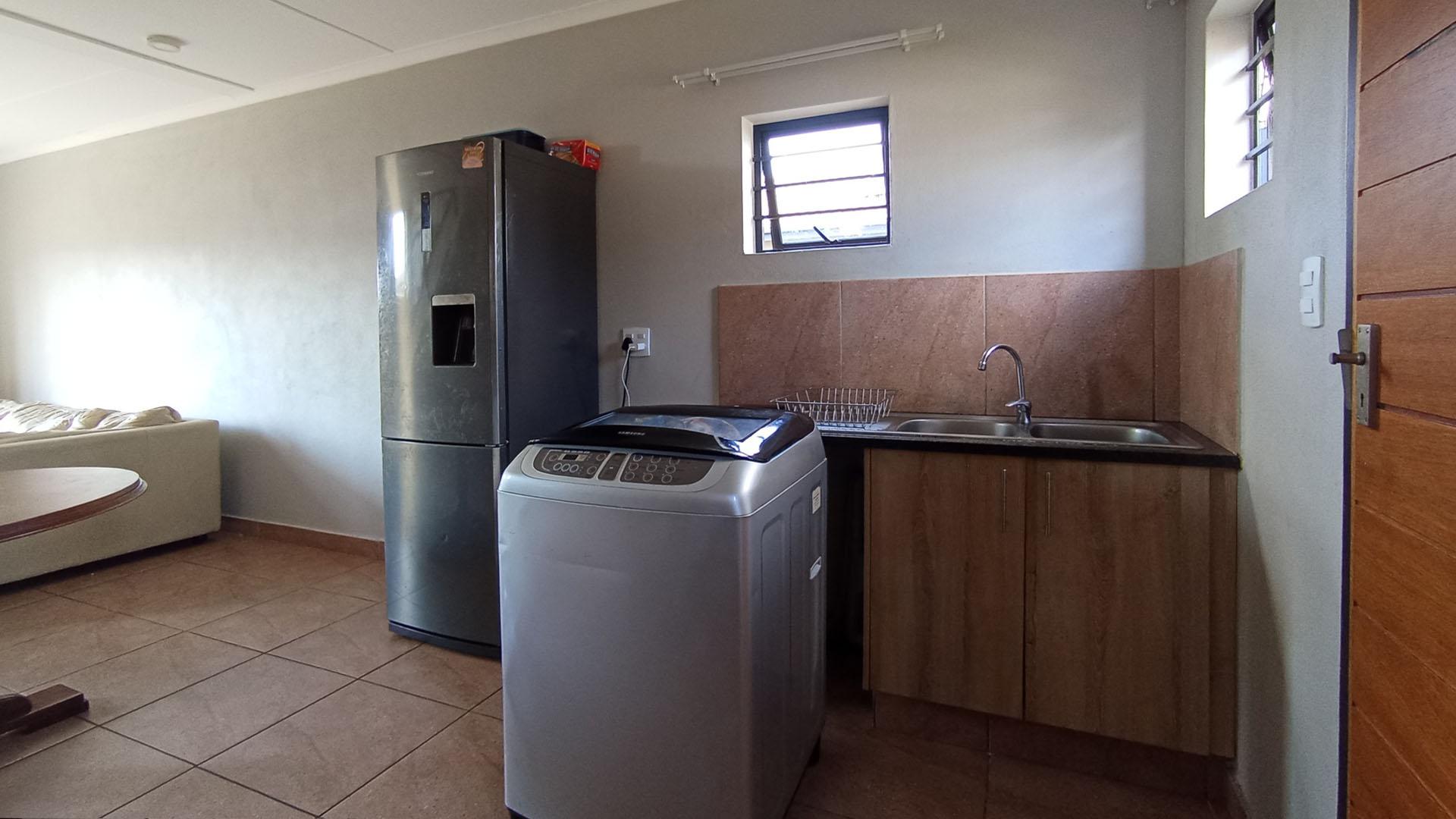 Kitchen - 12 square meters of property in Andeon