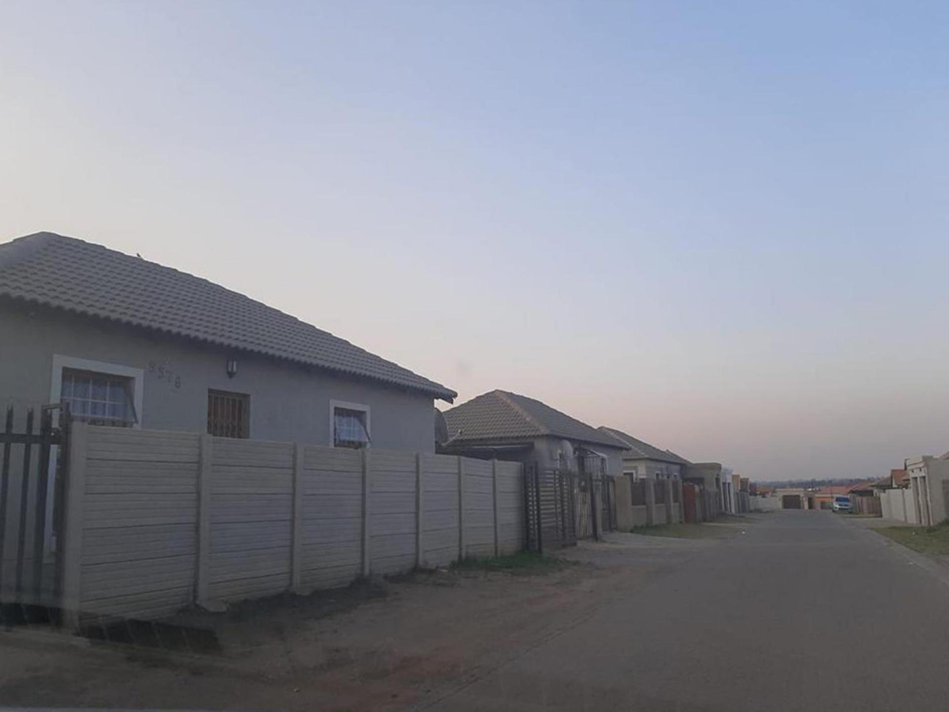 Front View of property in Ermelo