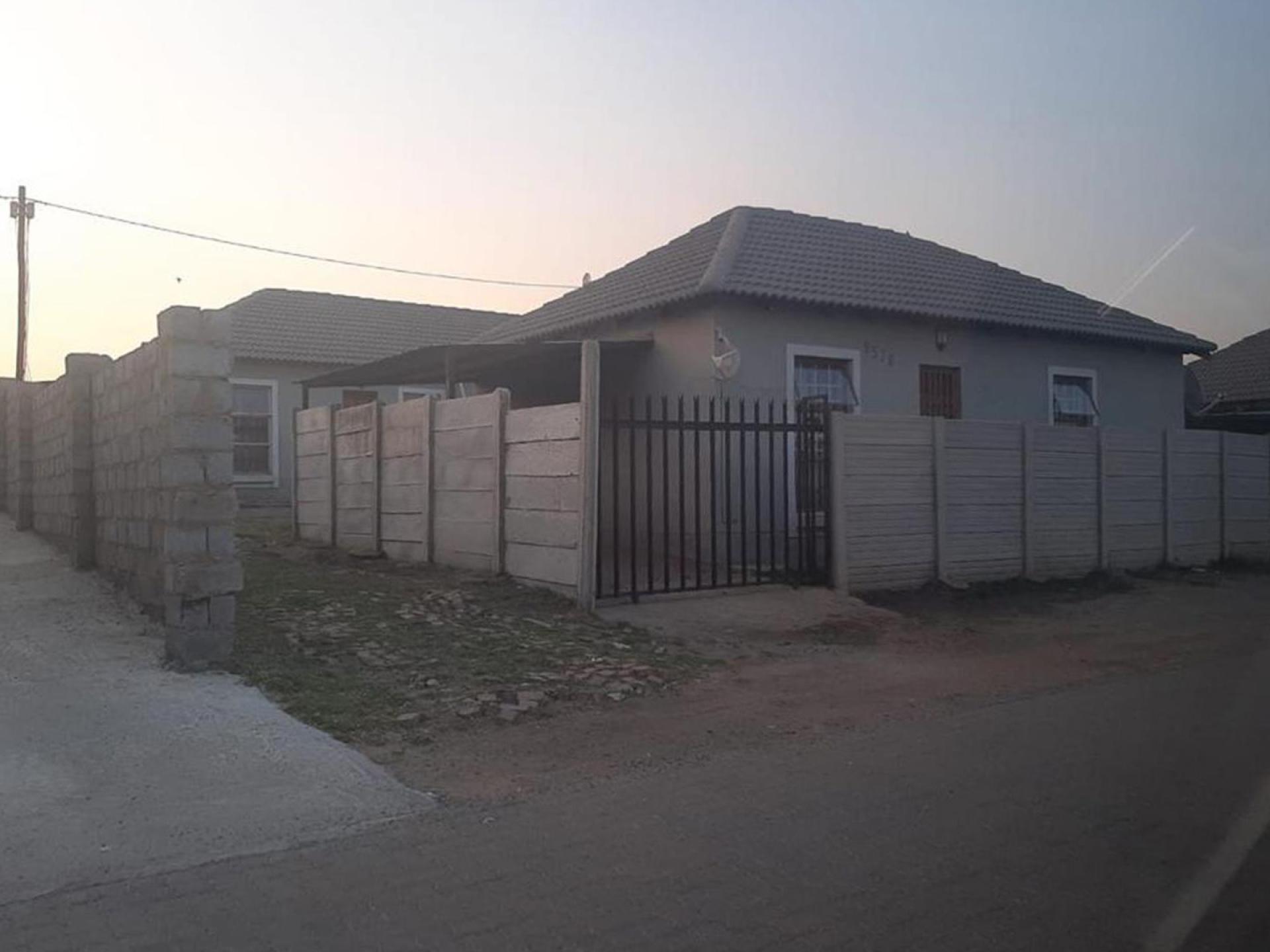 Front View of property in Ermelo