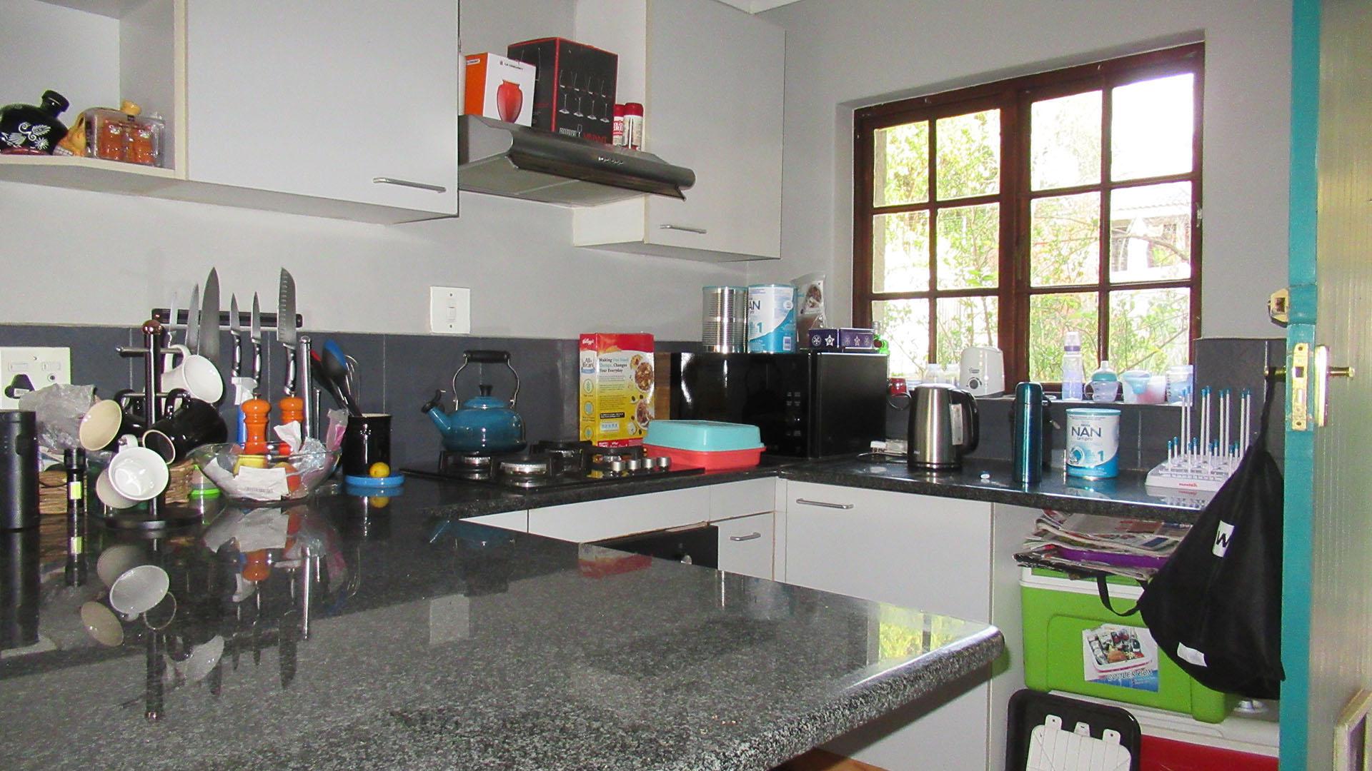 Kitchen - 13 square meters of property in Lone Hill