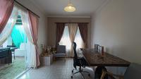 Lounges - 44 square meters of property in Kirstenhof