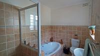 Main Bathroom - 9 square meters of property in Kirstenhof