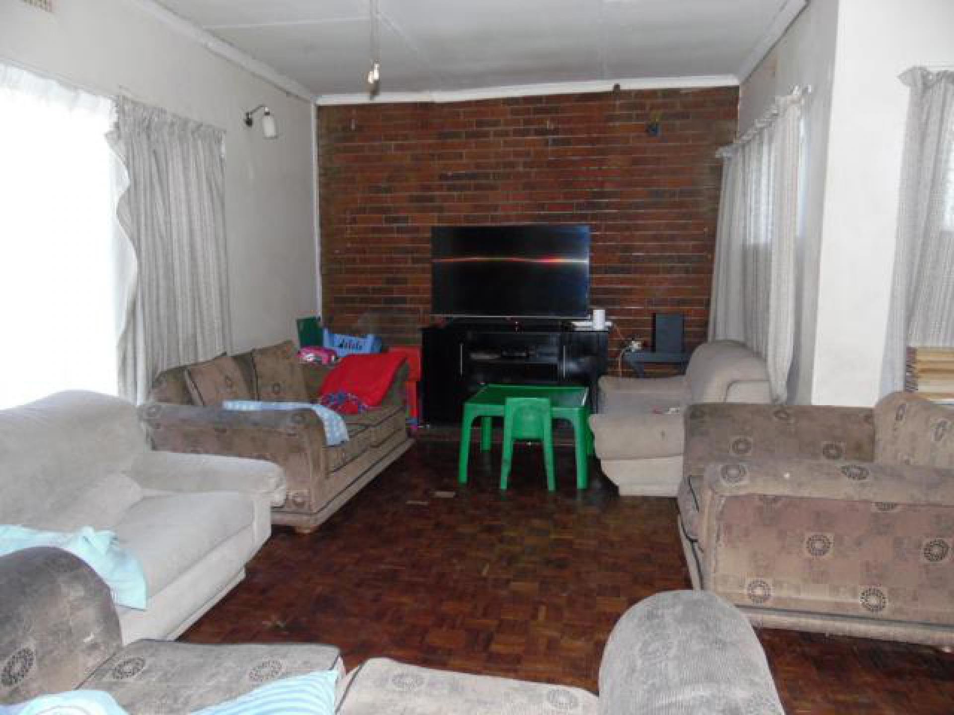 Lounges of property in Welkom
