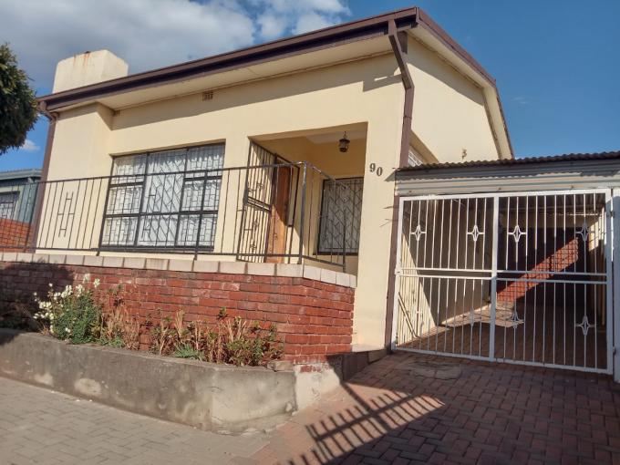 2 Bedroom House for Sale For Sale in Atteridgeville - MR587126