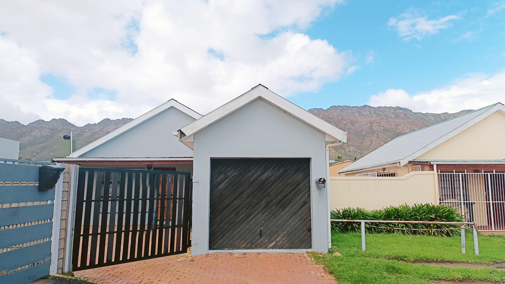 Standard Bank EasySell 2 Bedroom House for Sale in Gordons B