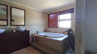 Main Bathroom - 20 square meters of property in Fishers Hill