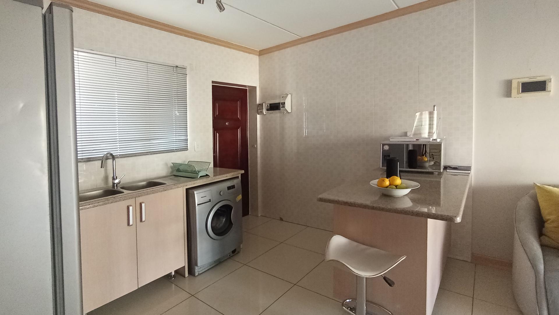 Kitchen - 11 square meters of property in Noordwyk