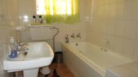 Bathroom 1 - 5 square meters of property in Vanderbijlpark