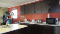 Kitchen - 16 square meters of property in Bloubosrand